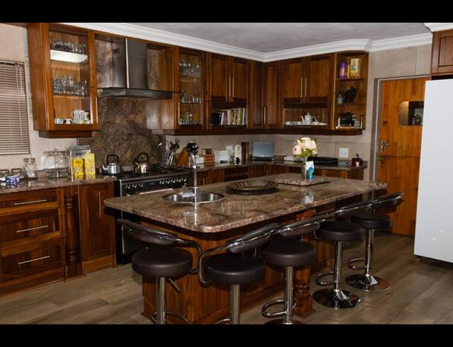 4 BEDROOM HOUSE FOR SALE IN BOUGAINVILLEA ESTATE